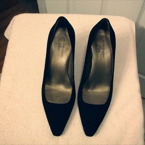 Anne Klein Black Suede Pumps / with box